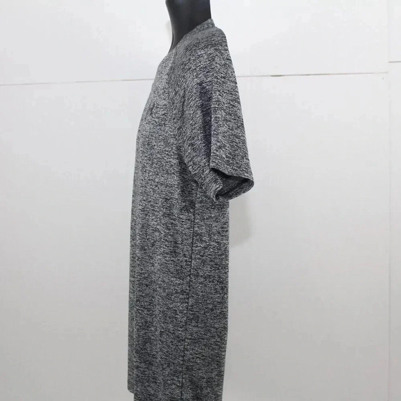 UNDER ARMOUR Tee - Picture 7 of 8